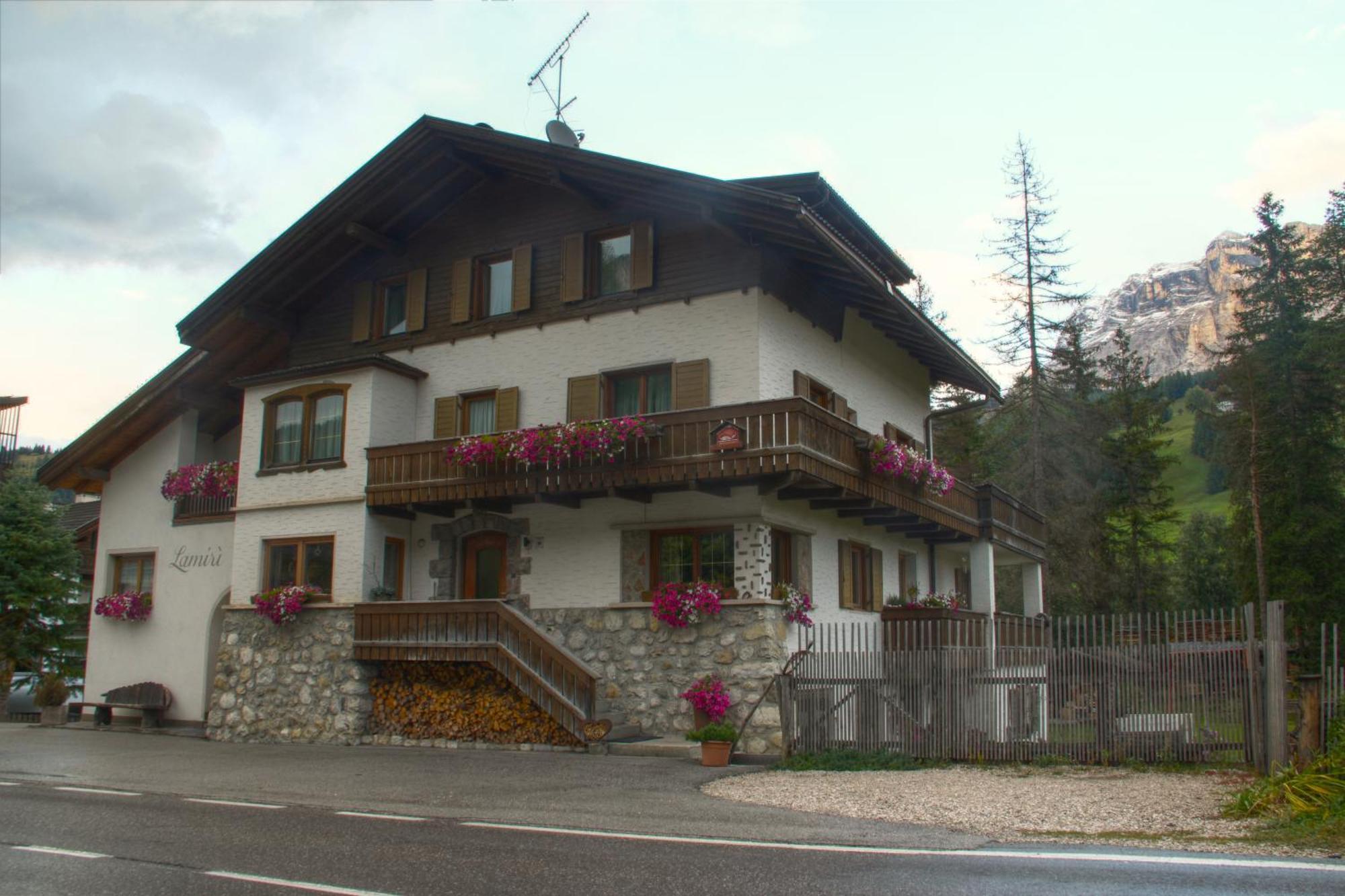 Lamiri Panzió Badia Kültér fotó
